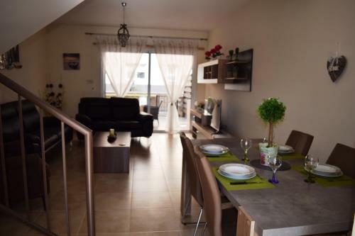 Zephyros Apartment