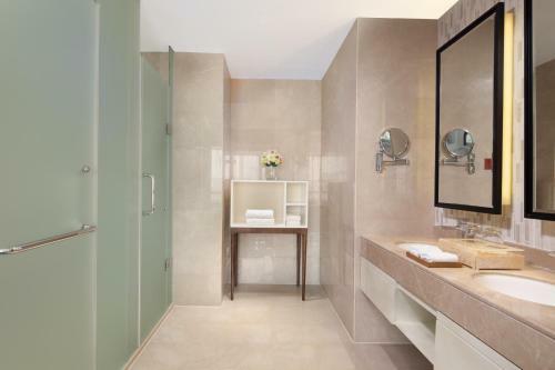 Sanya Ziyue Coniser Theme Hotel