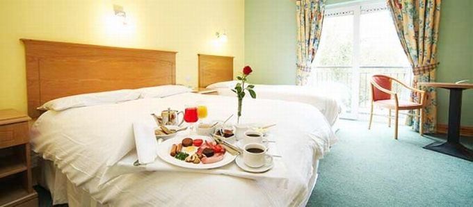 Woodenbridge Hotel & Lodge