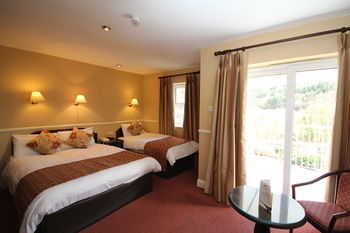 Woodenbridge Hotel & Lodge