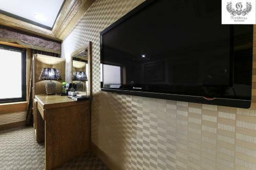 Gunsan River Hill Tourist Hotel