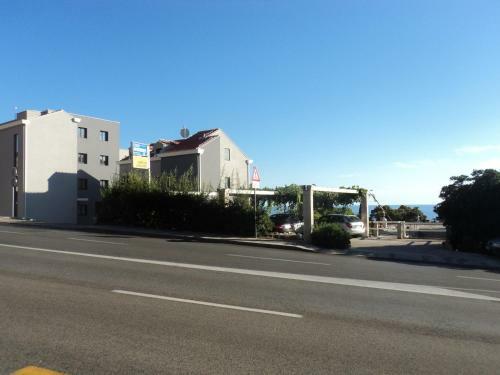 Apartments Deranja