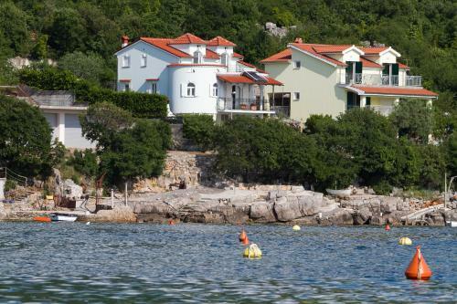 Apartments Vukeli?