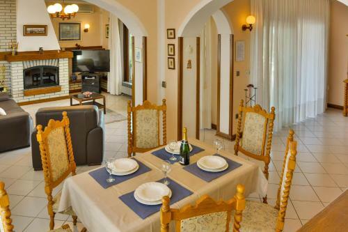 Hostal Bella Vista Apartments