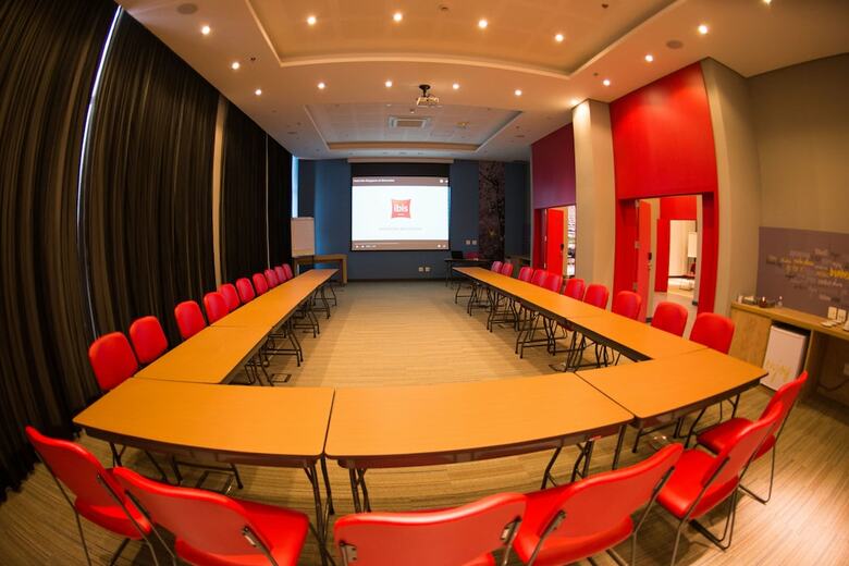 Hotel Ibis Jacare�