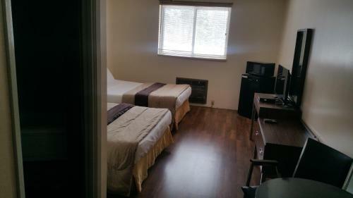 Mazinaw Inn Motel