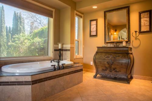 Bed & Breakfast E'laysa Guesthouse And Vineyard Retreat