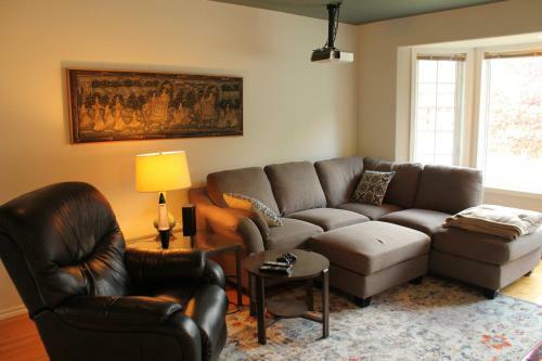 Hostal Revelstoke Mountain B&B Guesthouse