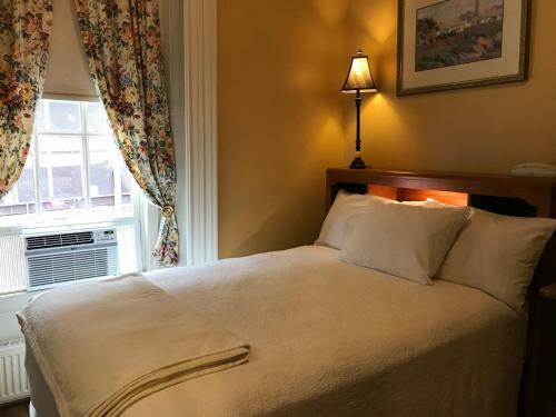 Posada Chipman Hill Suites -yeats House