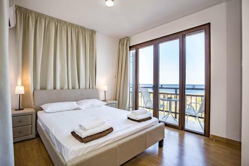 Villa Greko Mare Front Line