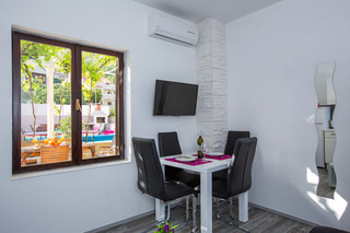 Apartments Villa Roza