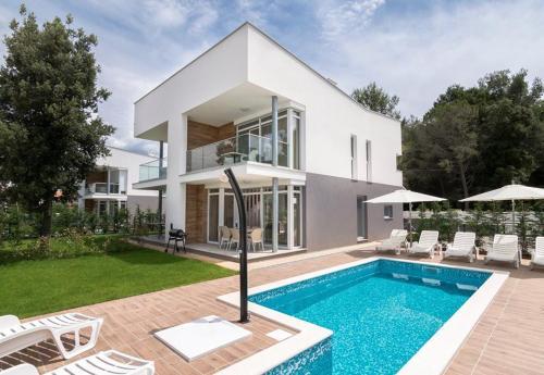 Villa Dinastija 1