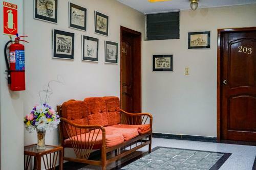 Hotel Makroz