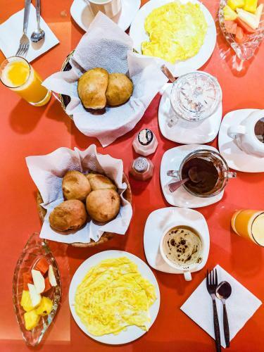 Hotel Makroz