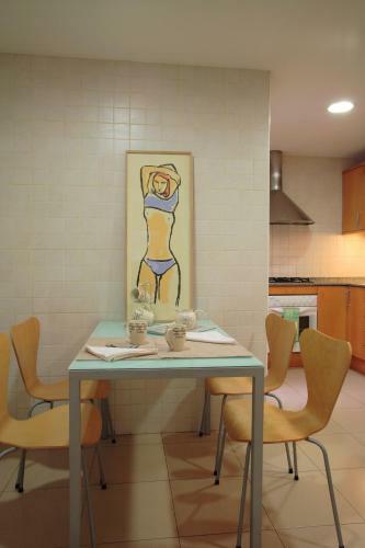 Classbedroom Apartments III