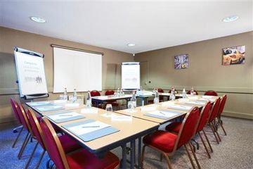 Hotel Campanile Plaisir