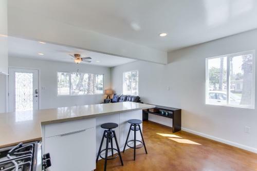 Contemporary Sunset Cliffs Beach Cottage
