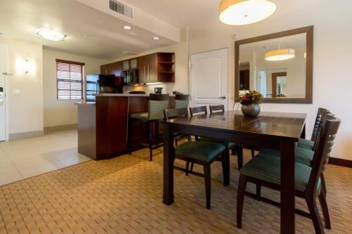 Hotel Marbrisa Carlsbad Resort