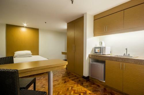 Aparthotel Salcedo Suites
