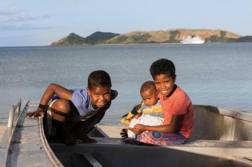 Captain Cook Cruises Fiji - Reef Endeavour
