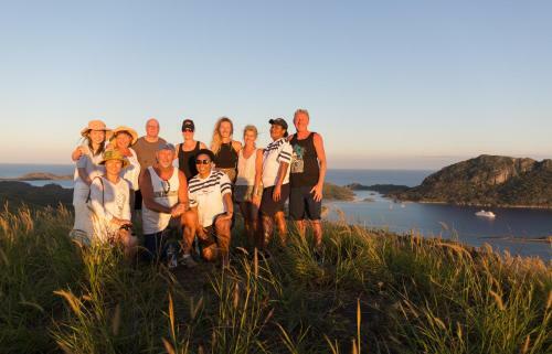 Captain Cook Cruises Fiji - Reef Endeavour