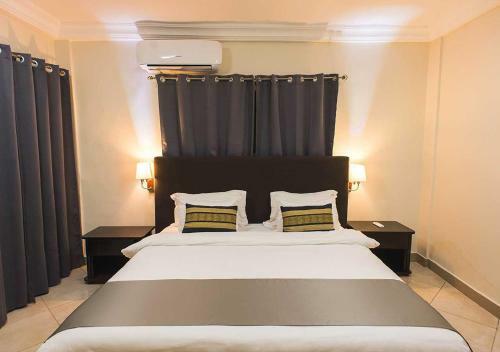The Earl Heights Apartment Hotel