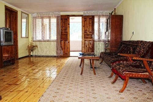 Hostal Mestia Valeris Guesthouse