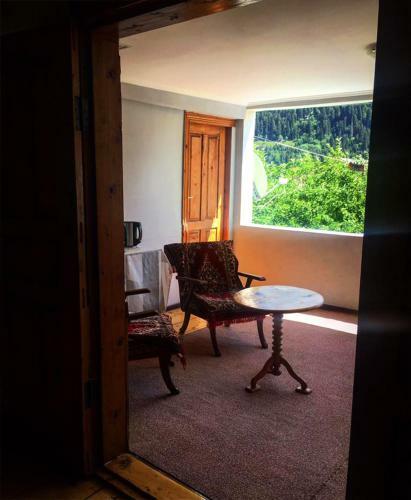 Hostal Mestia Valeris Guesthouse