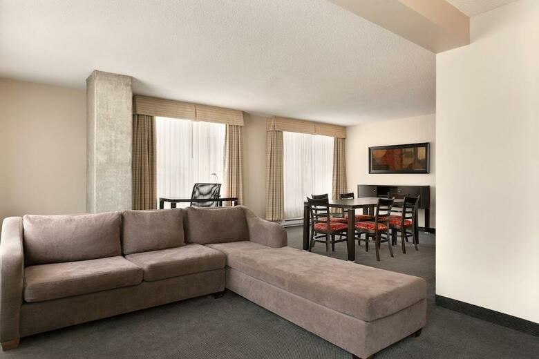 Hotel Embassy Suites - Montreal Quebec