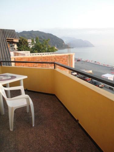 Sarpi Beach Apartment