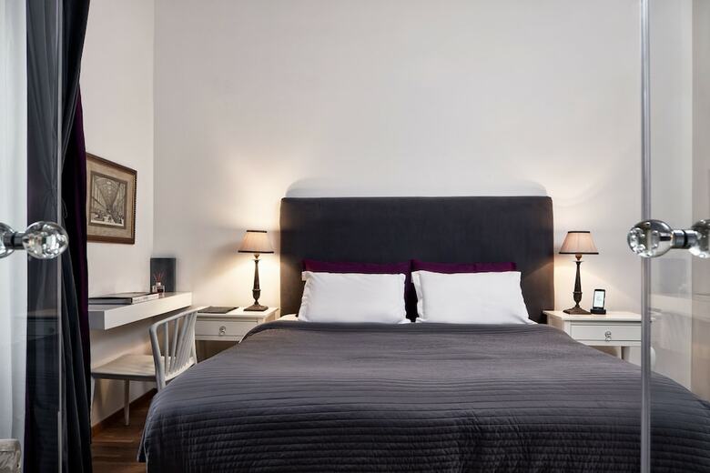 Emporikon Athens Hotel