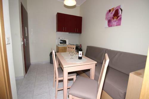Angela Apartments