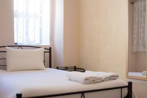 Hostal Antisthenes Guesthouse