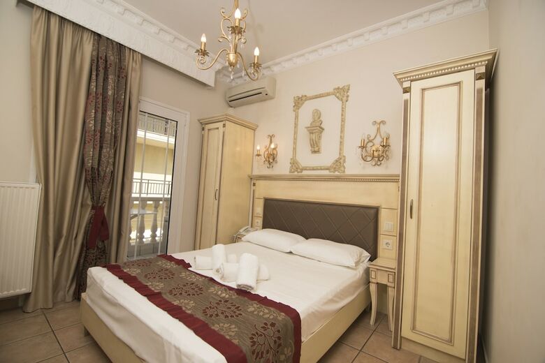 Parthenon Art Hotel