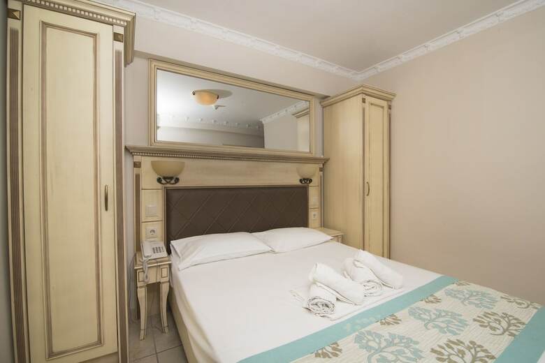 Parthenon Art Hotel