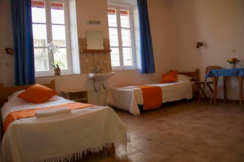 Medieval Rose Hotel
