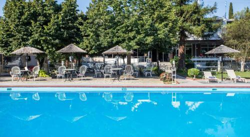 Silver Bay Hotel