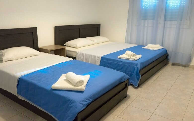Hostal Polykratis Rooms
