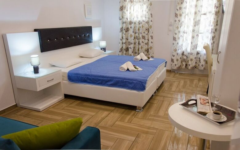 Hostal Polykratis Rooms