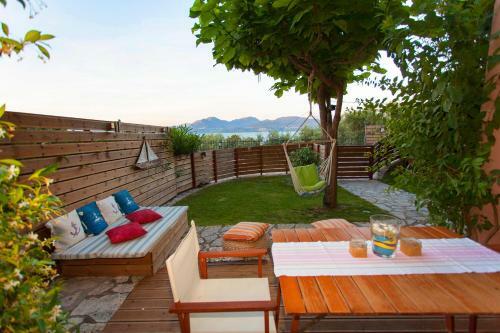 Apartment In Villa Rosebud