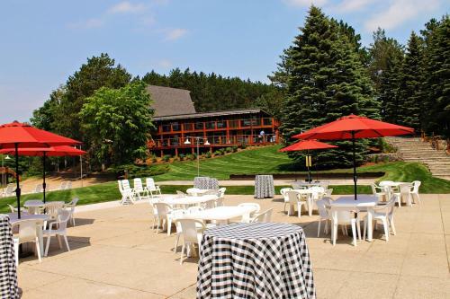 Hotel Sojourn Lakeside Resort