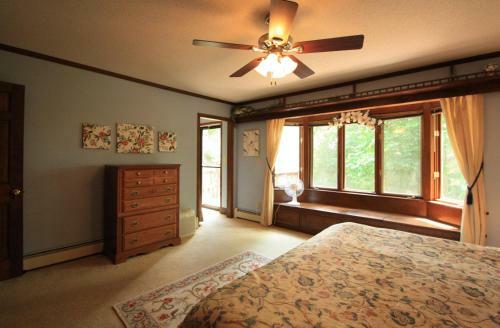 Hickory Manor