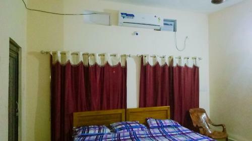 Hostal Shradharam Lodge