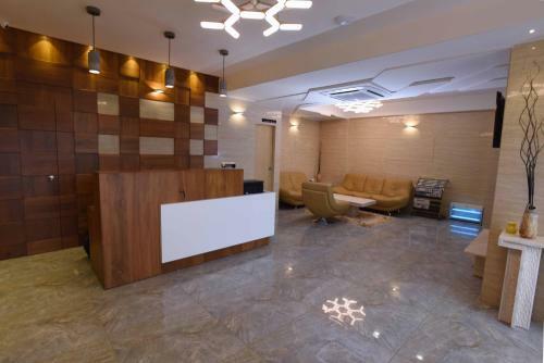 Hotel Grand Elegance