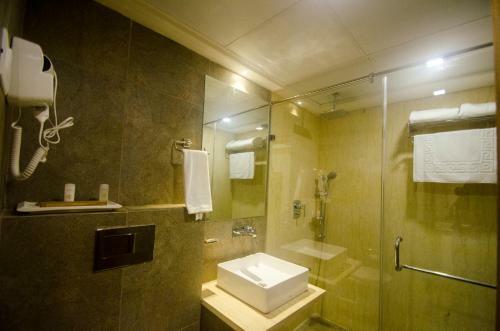 Hotel Grand Elegance
