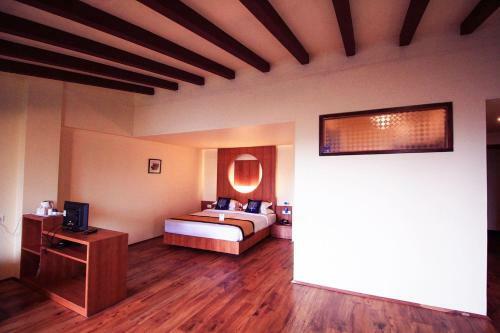 Hotel Tarayana Grand