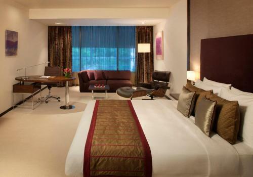 Radisson Blu Plaza Hotel Hyderabad Banjara Hills