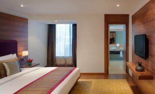 Radisson Blu Plaza Hotel Hyderabad Banjara Hills