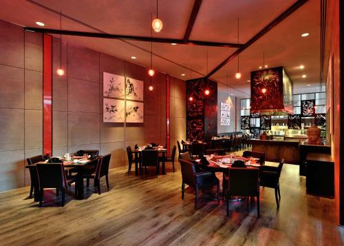 Radisson Blu Plaza Hotel Hyderabad Banjara Hills