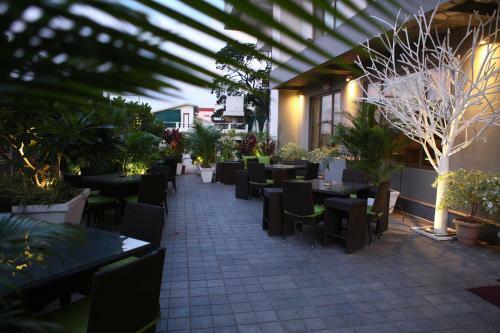 Radisson Blu Plaza Hotel Hyderabad Banjara Hills